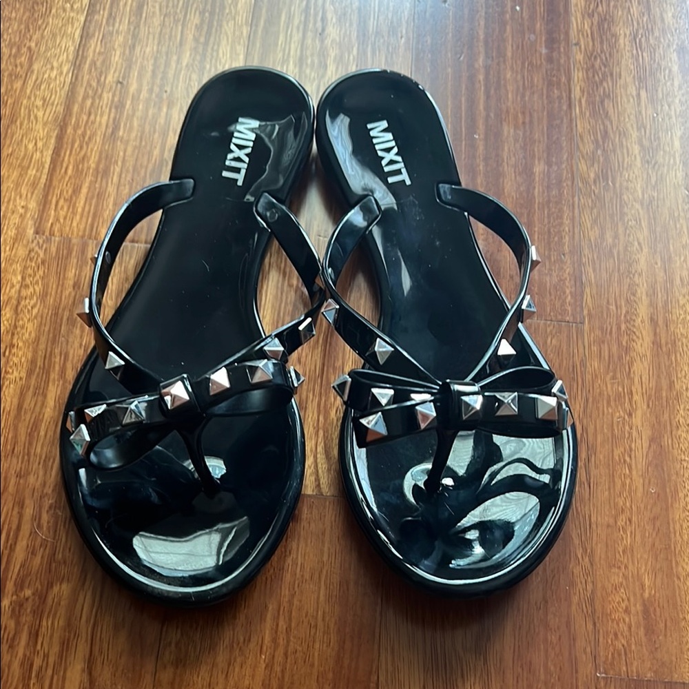 Mixit Black Criss-Cross Sandals Sleek Design